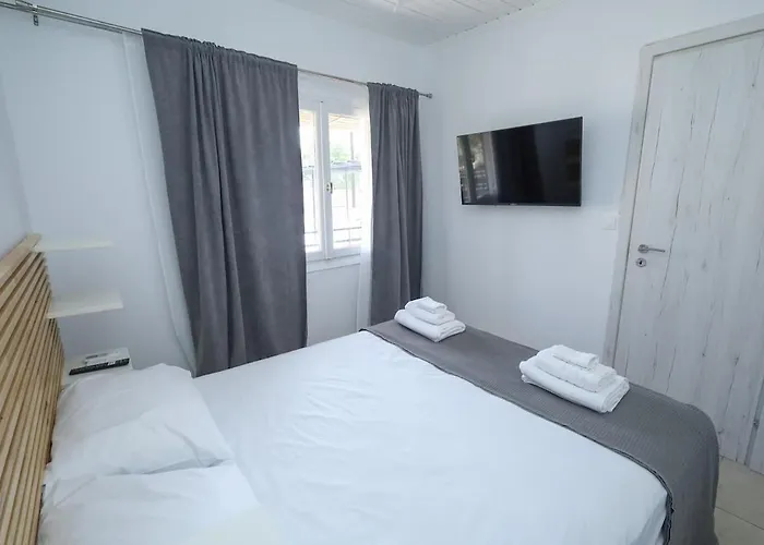 Dolce Far Niente In Greece *